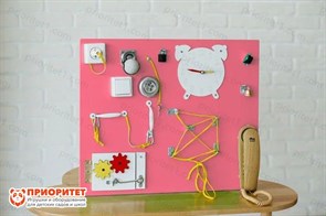 Бизиборд Занятная лужайка (розовый) 87368